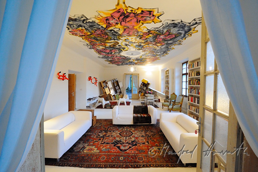 Suite mit Graffiti im Schlosshotel Trebesice