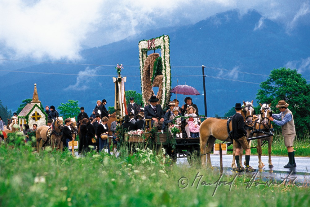 Pferdeumzug in Ramsau zu Fronleichnam