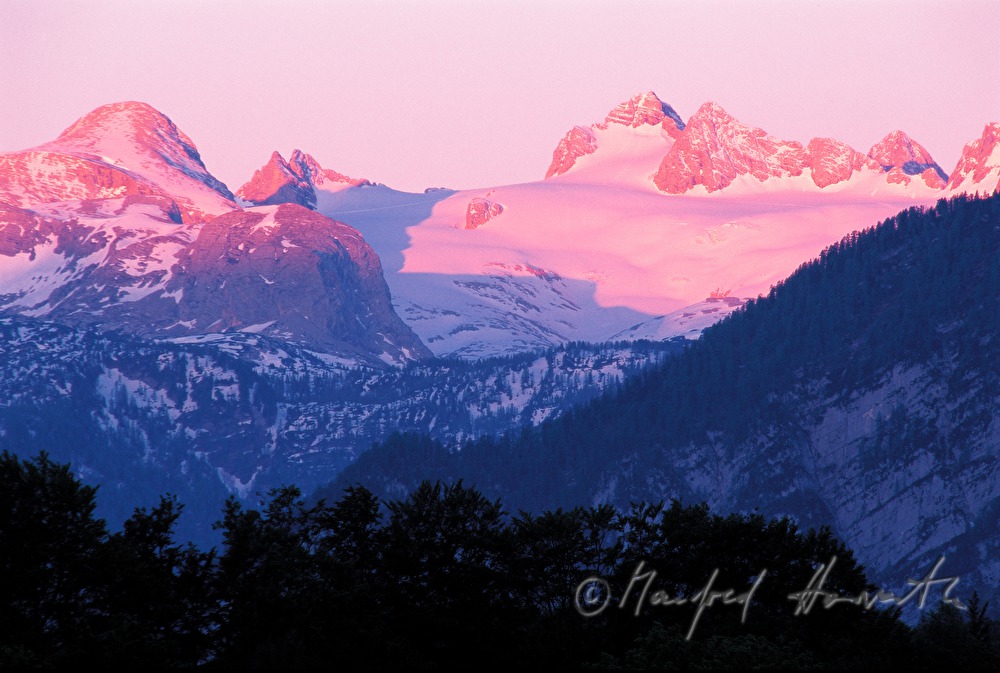 Dachsteingipfel bei Sonnenaufgang