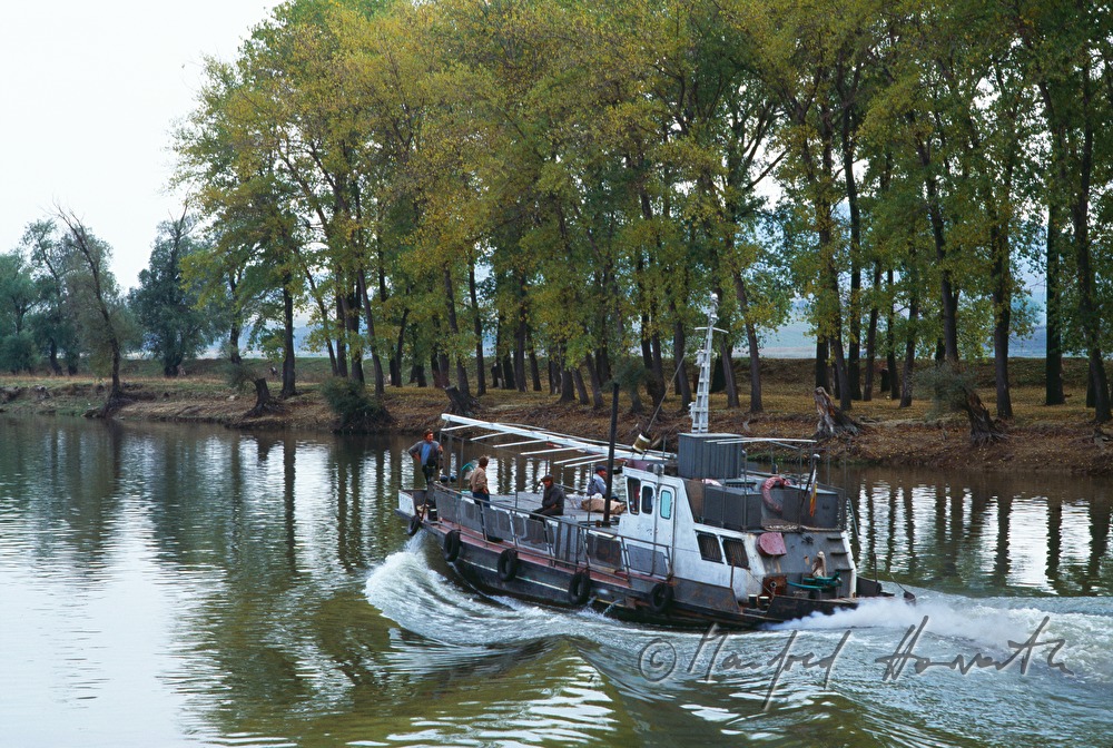 Schlepper auf dem Weg nach Tulcea