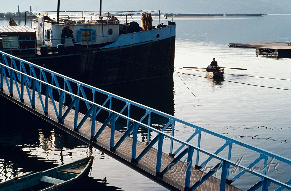 Hafen und Fischerboot