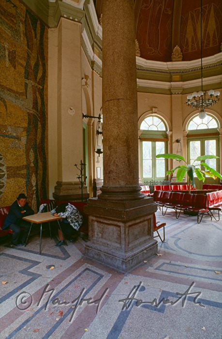 Jugendstil-Bahnhof, Wartehalle