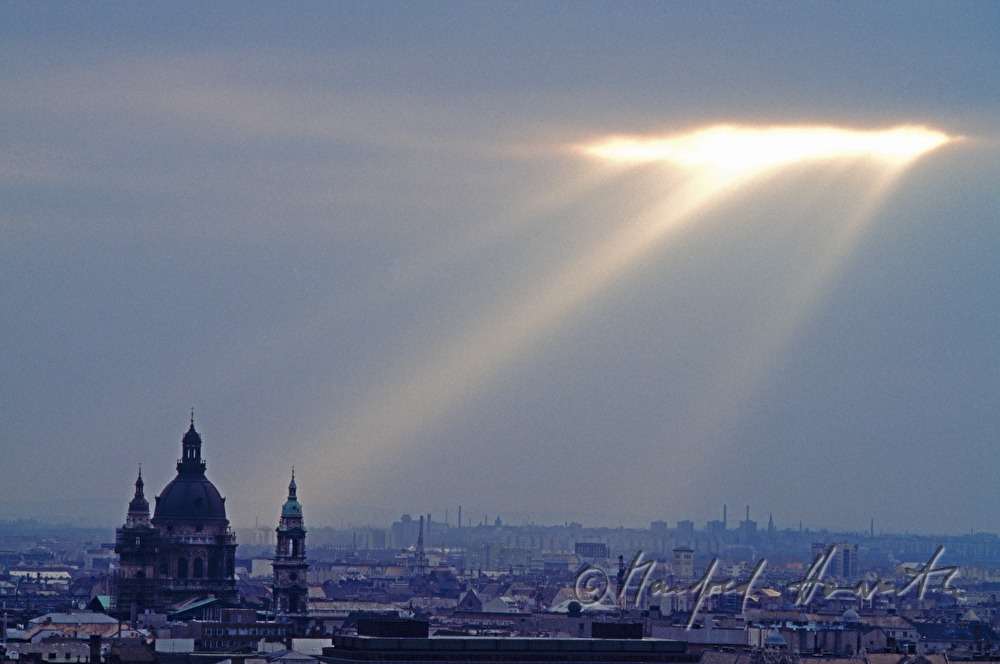 Lichtstrahl und Wolken-Fenster