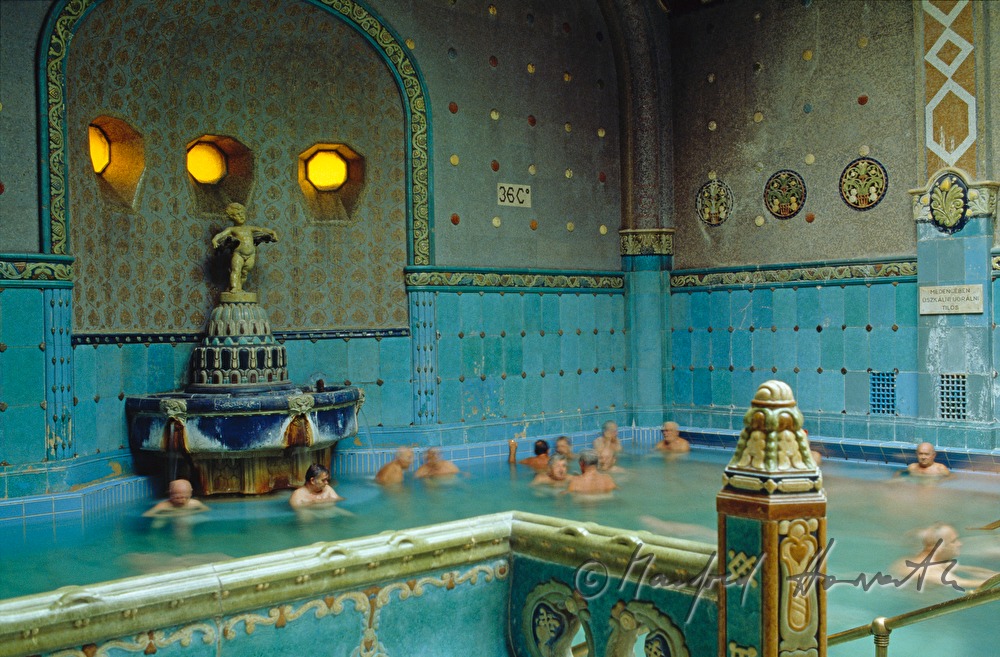 Jugendstil-Thermalbad-Becken