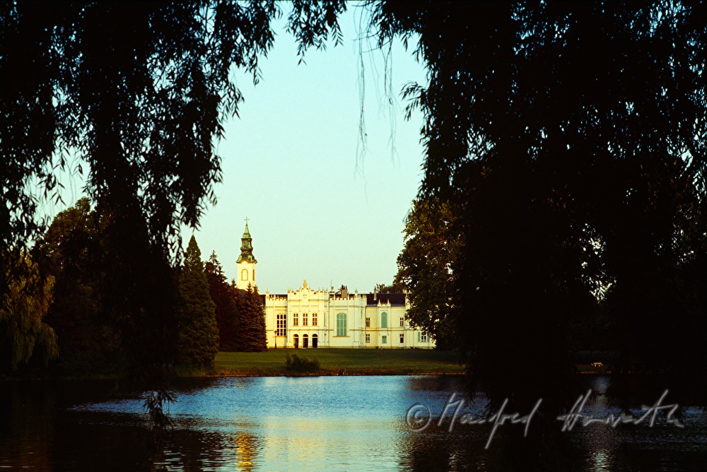 Schloss Martonvásár im Tudor Stil