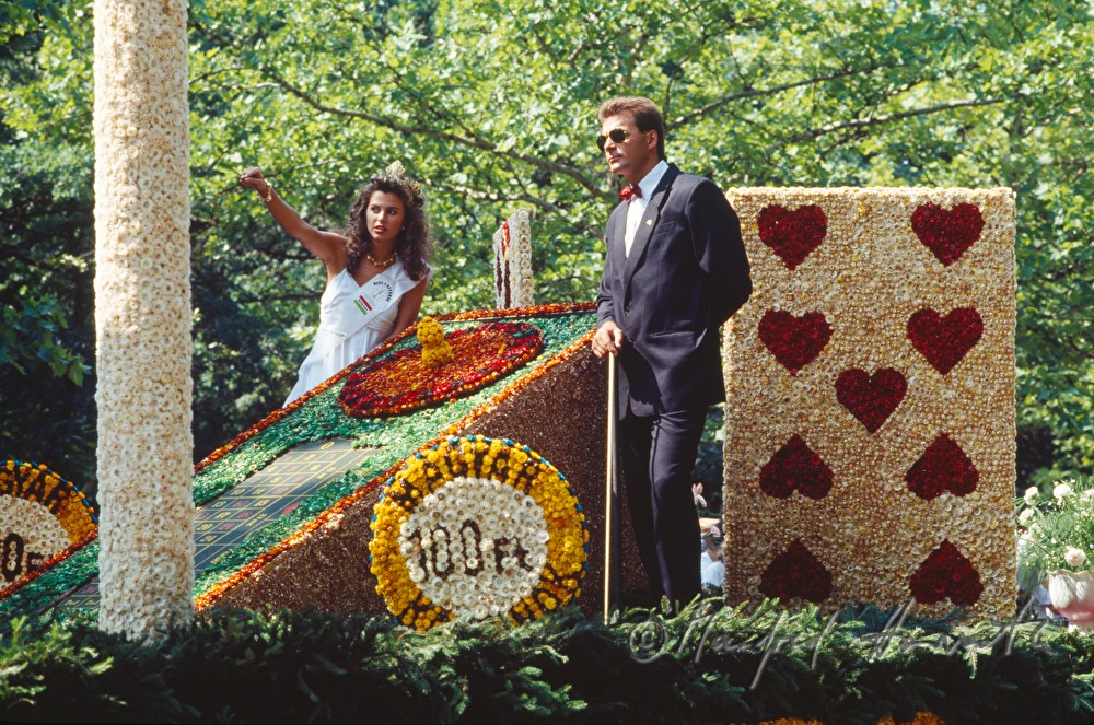 Blumenkarneval-Umzugswagen mit Thema 