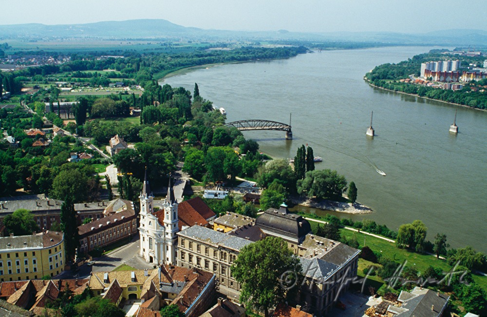 Blick von der Kathedrale in die Slowakei