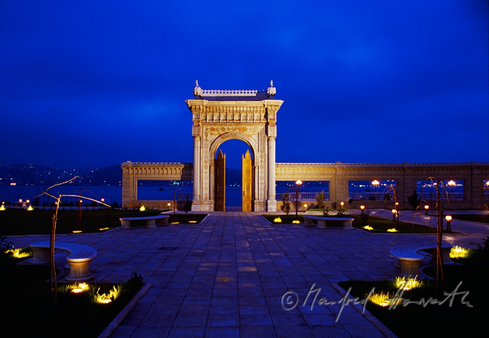 Portal des Hotel Ciragan Palace Kempinski