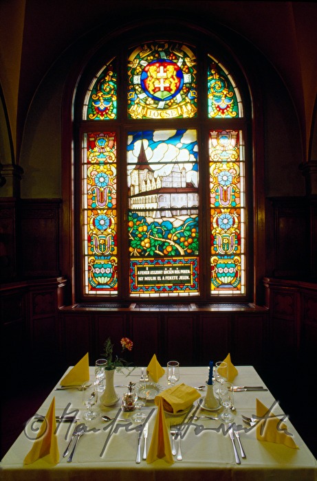 Speisesaal - Fenster mit Glasmalerei
