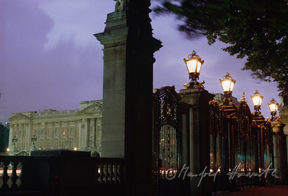 Haupteingang und Buckingham Palast