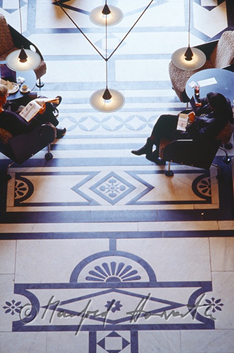 Cafe im Foyer