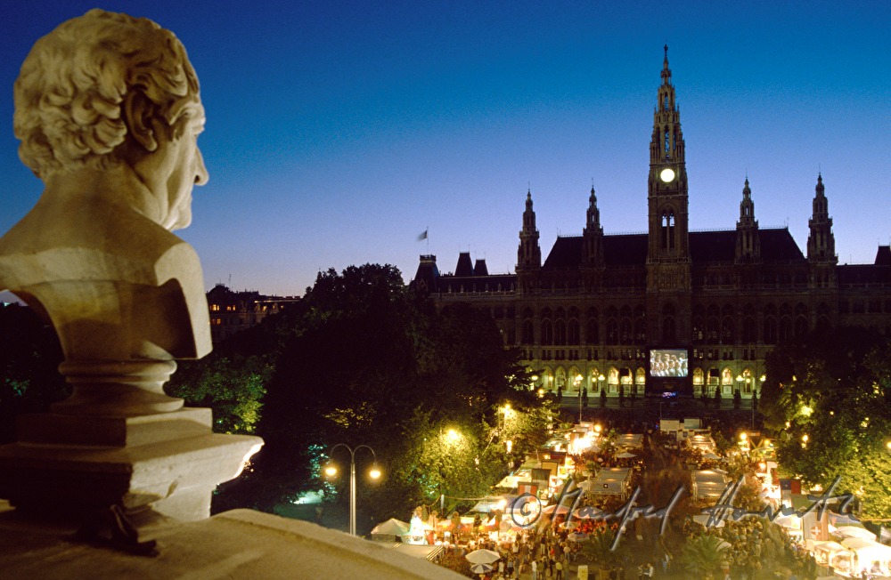 Filmfestival auf dem Rathausplatz
