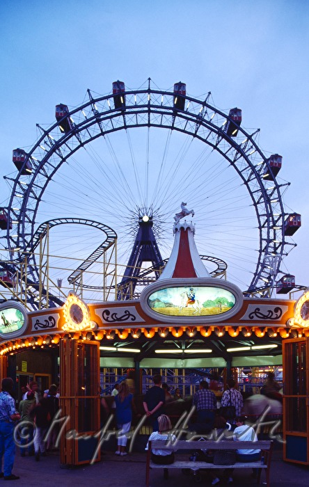 Wiener Riesenrad und Ringelspiel