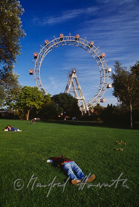 Park vor dem Wiener Riesenrad