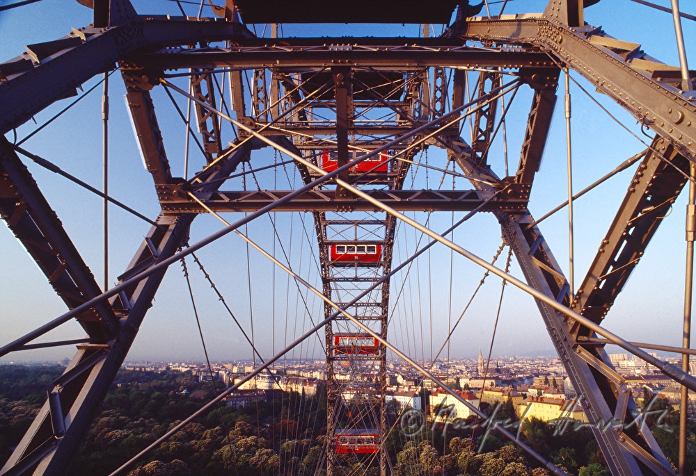 Wiener Riesenrad, Blick auf die Prater Allee