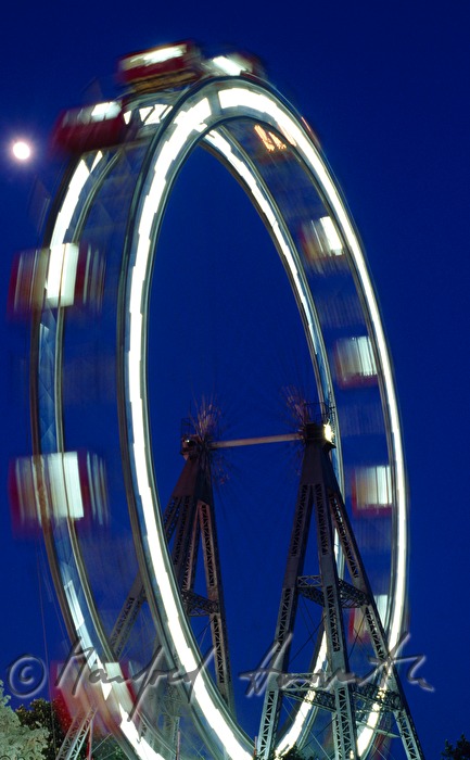 Wiener Riesenrad und Vollmond