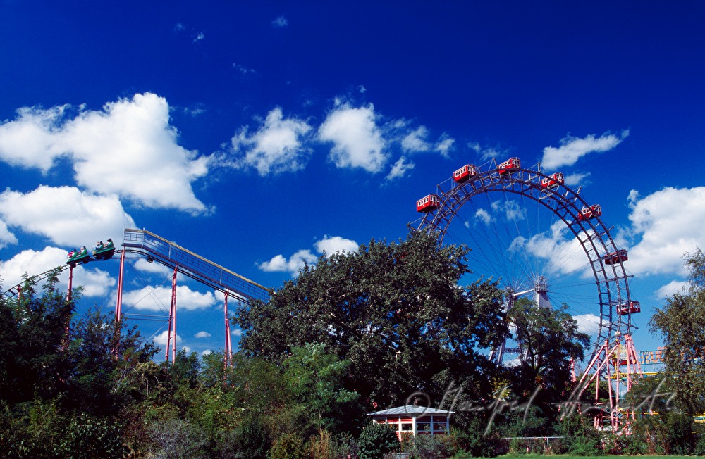 Wiener Riesenrad und Achterbahn