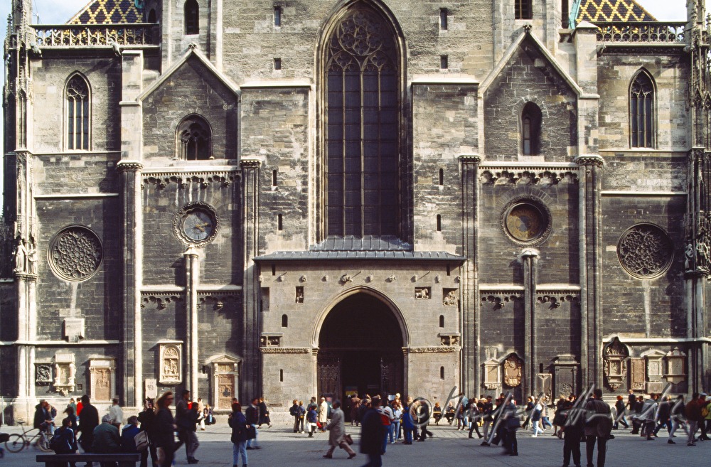 Westwerk, Haupteingang