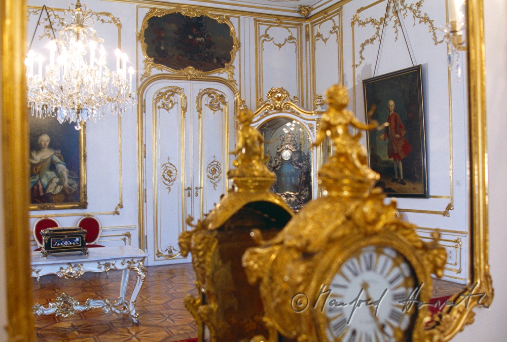 Rosenzimmer, Blick in den Spiegel