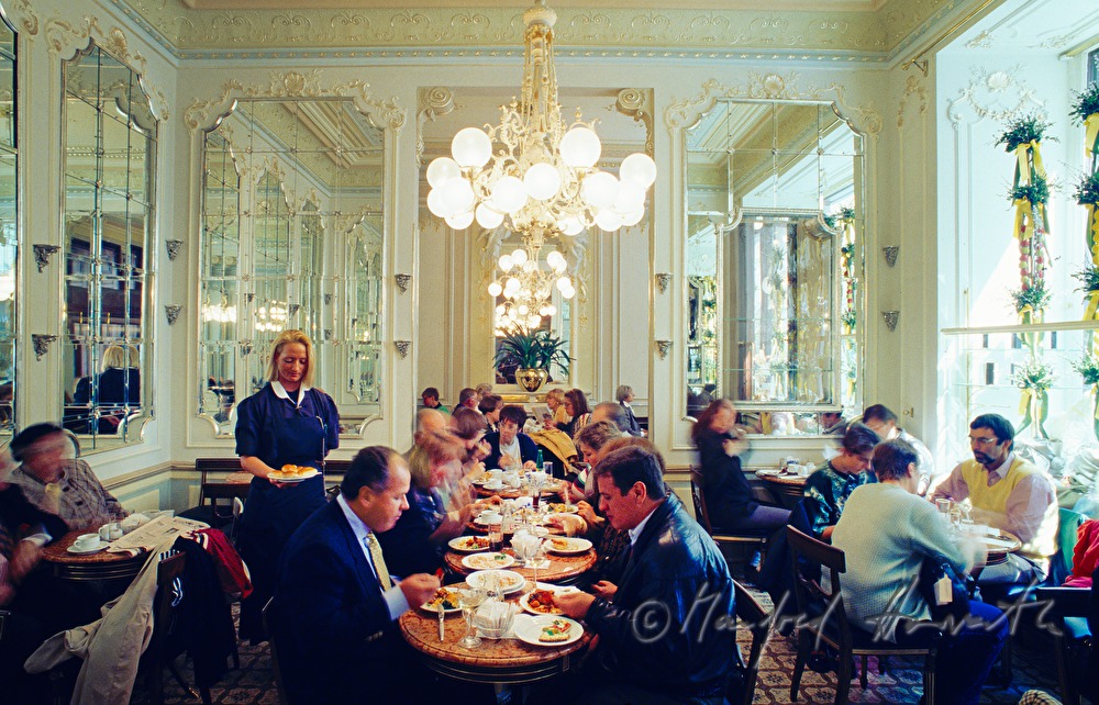 KuK Hofzuckerbäcker Demel, Salon