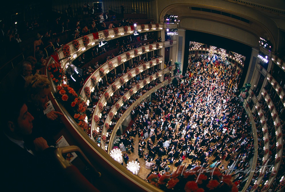 Opernball, Blick von der Loge