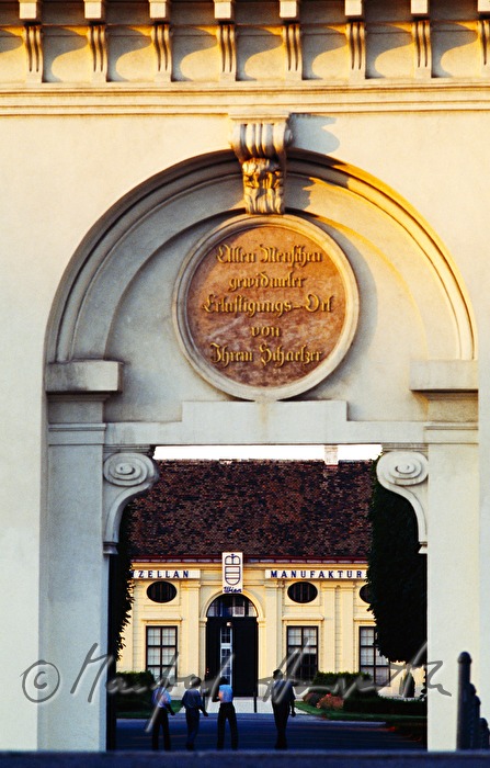 Haupteingang von Augarten zum Palais Augarten