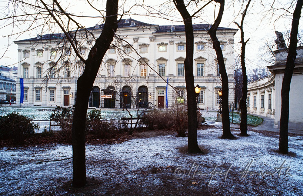 Hauptfassade des Palais Liechtenstein von Fürstengasse