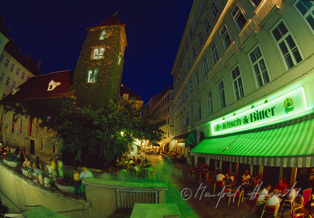 Gastgarten im Ausgehviertel (Bermudadreieck)