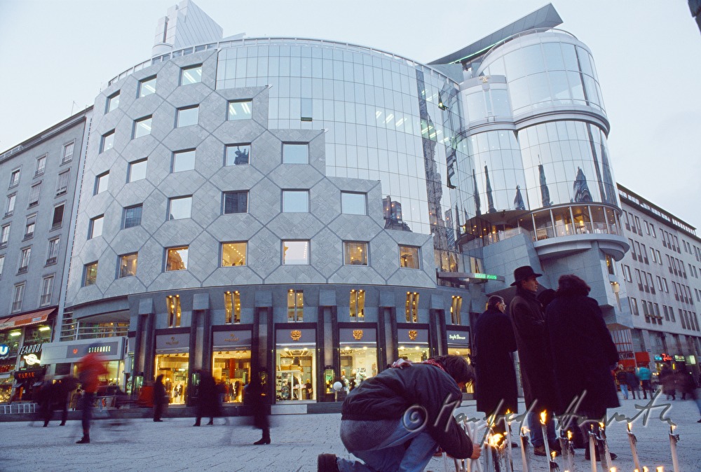 Haas Haus, Gedenkfeier