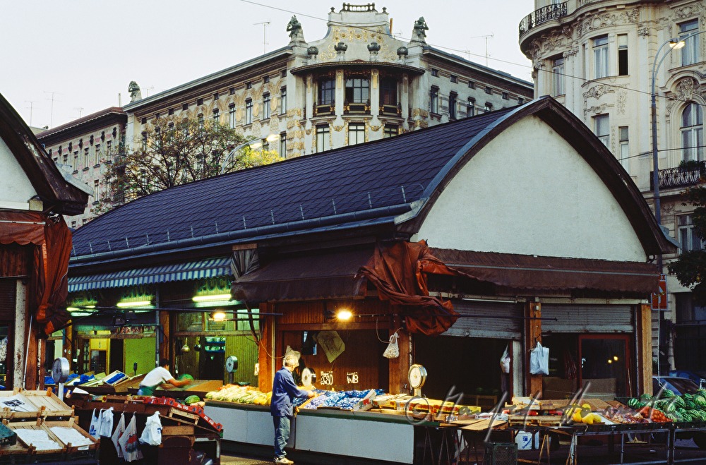 Marktstand und Otto Wagner-Haus