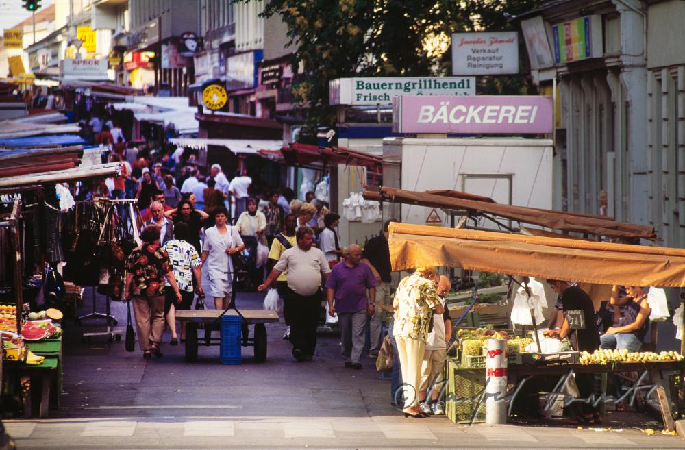 Brunnenmarkt, Einkaufsstände