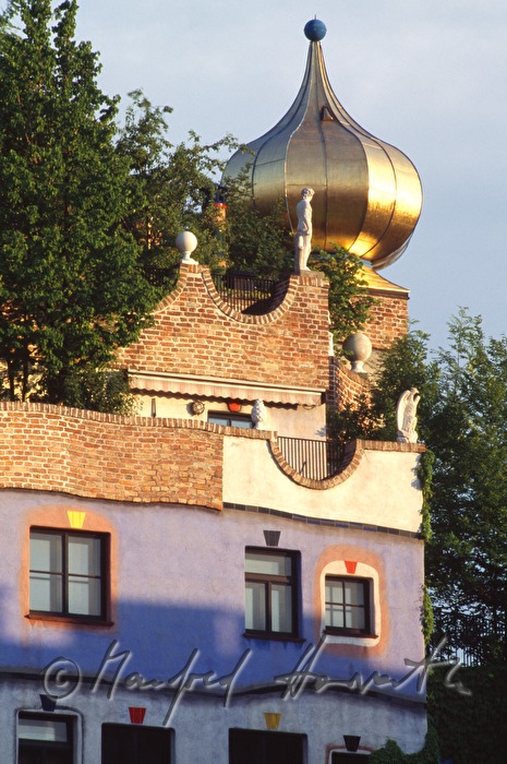 Hundertwasser-Wohnhausanlage