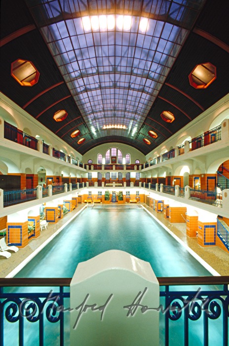 Jörgerbad, Hallenbad