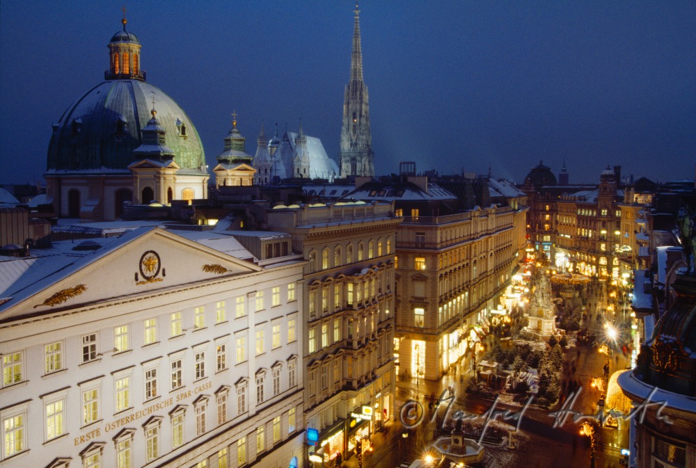 Weinnachtsmarkt am Graben und Stephansdom