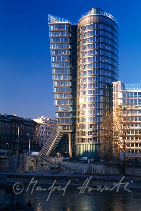 UNIQUA Tower