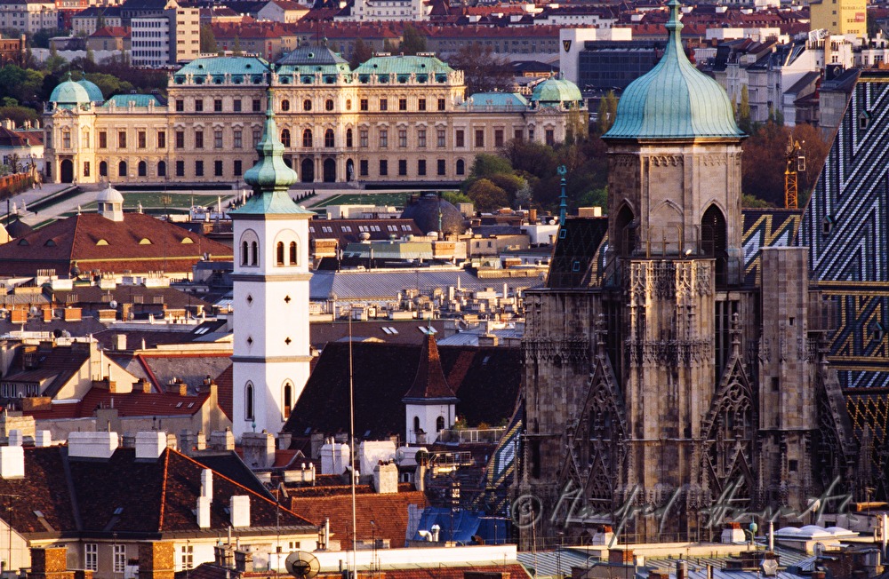 mit Franziskanerkirche und Stephansdom