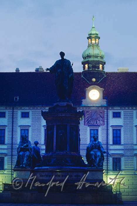 Uhr auf dem Turm der Amalienburg