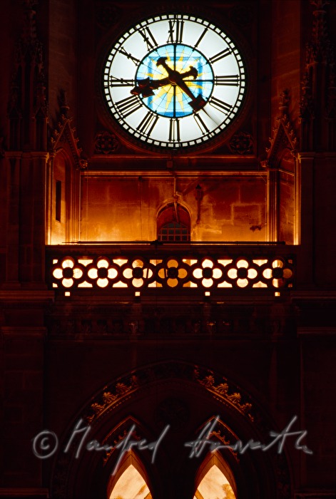 Rathaus-Uhr auf dem Rathausturm