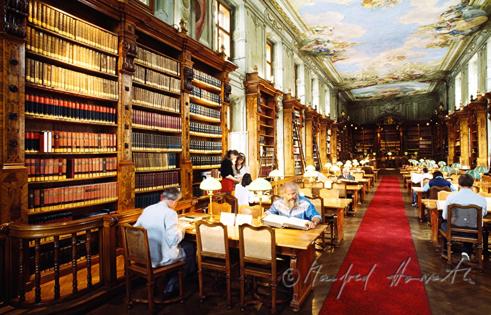 Studierende im Augustinerlesesaal