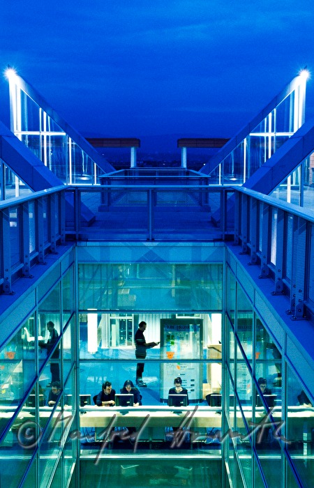 Blick vom Dach in das Atrium