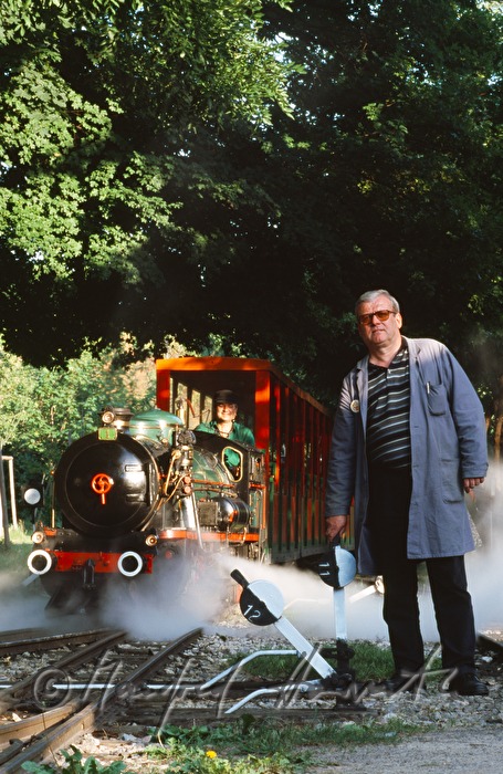 Liliputbahn mit Dampfmaschine, Weichensteller