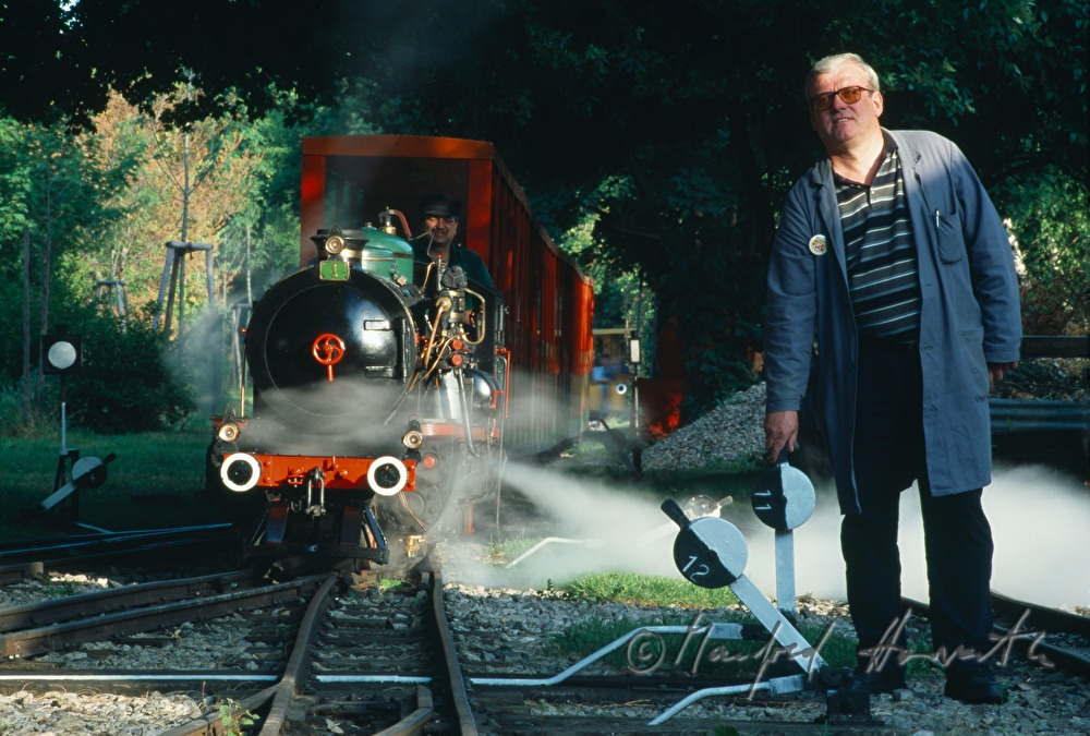 Liliputbahn mit Dampfmaschine, Weichensteller