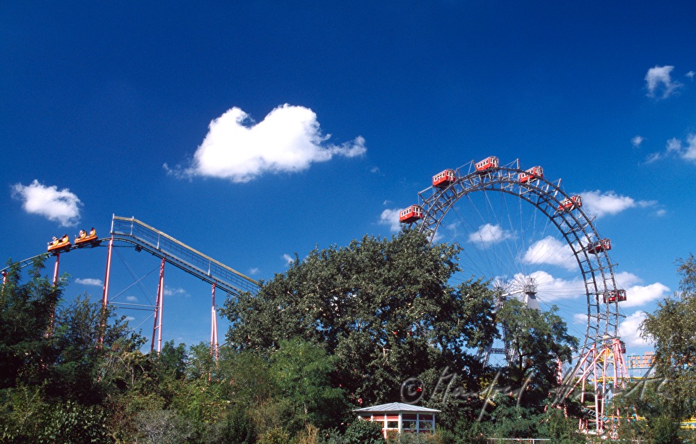 Wiener Riesenrad und Achterbahn
