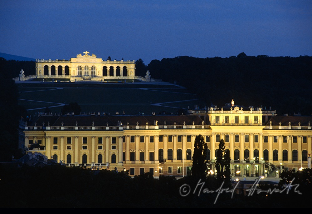 Gartenanlage mit Gloriette