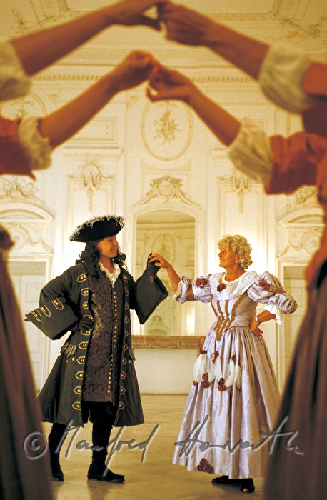 Ballsaal, Tanzunterricht bei Barockausstellung