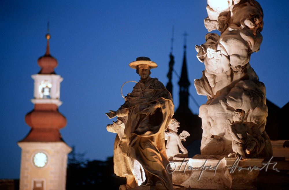 Schrannenplatz, Detail von Pestsäule