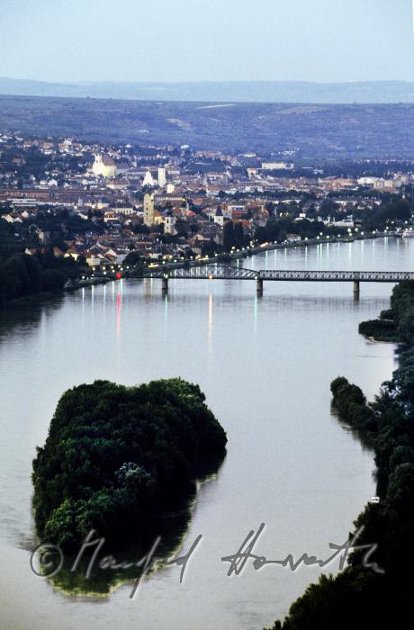 Brücke nach Krems, Donauinsel