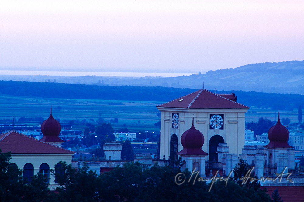 Schloß Esterházy und der Neusiedlersee