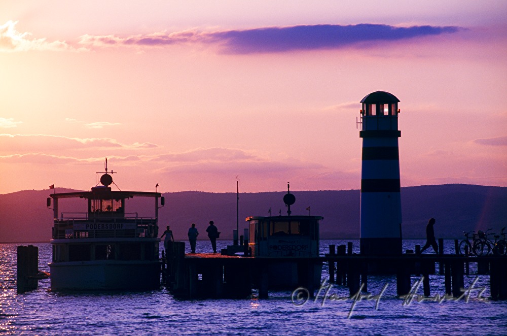 Fähre Podersdorf-Mörbisch beim Leuchtturm