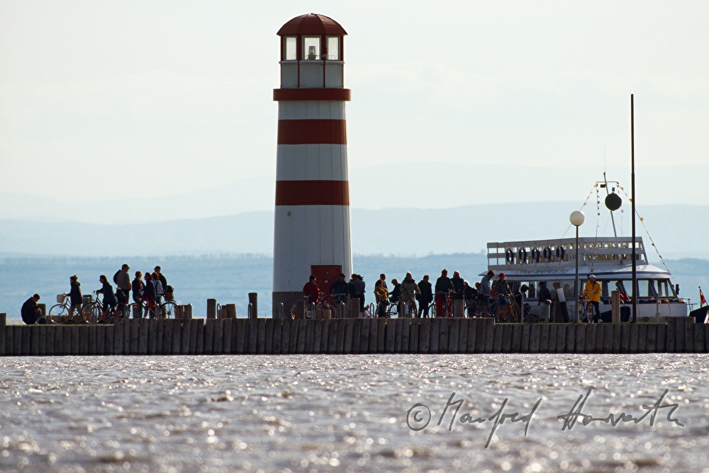 Fähre Podersdorf-Mörbisch beim Leuchtturm